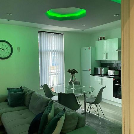 Ali'S Holiday Apartments F3 黑潭 外观 照片