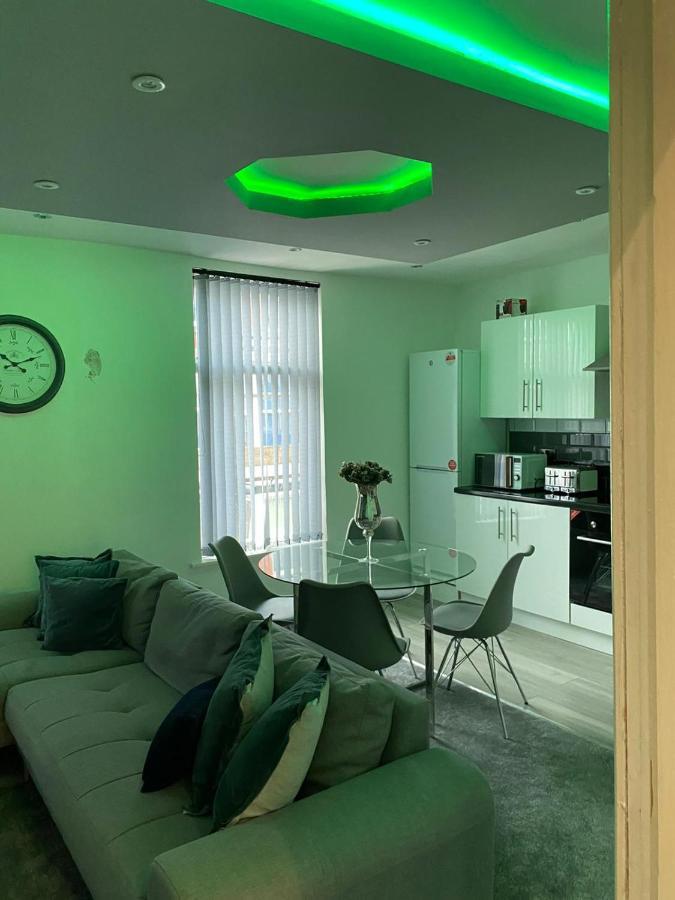 Ali'S Holiday Apartments F3 黑潭 外观 照片